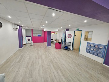 logistics - Activités / Bureaux À Louer - featured