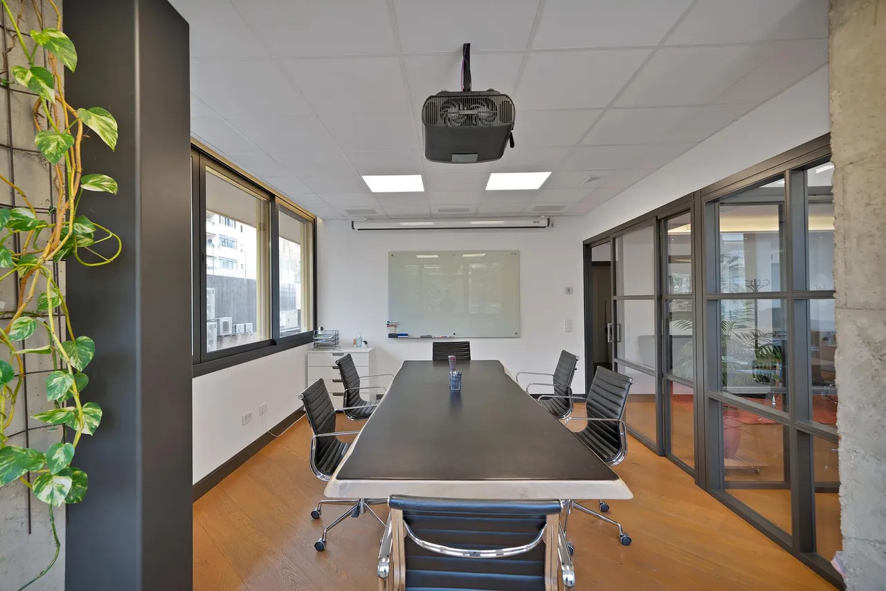 living - Oficina de 218m² en venta en Este Marbella, Costa del Sol - gallery - 6