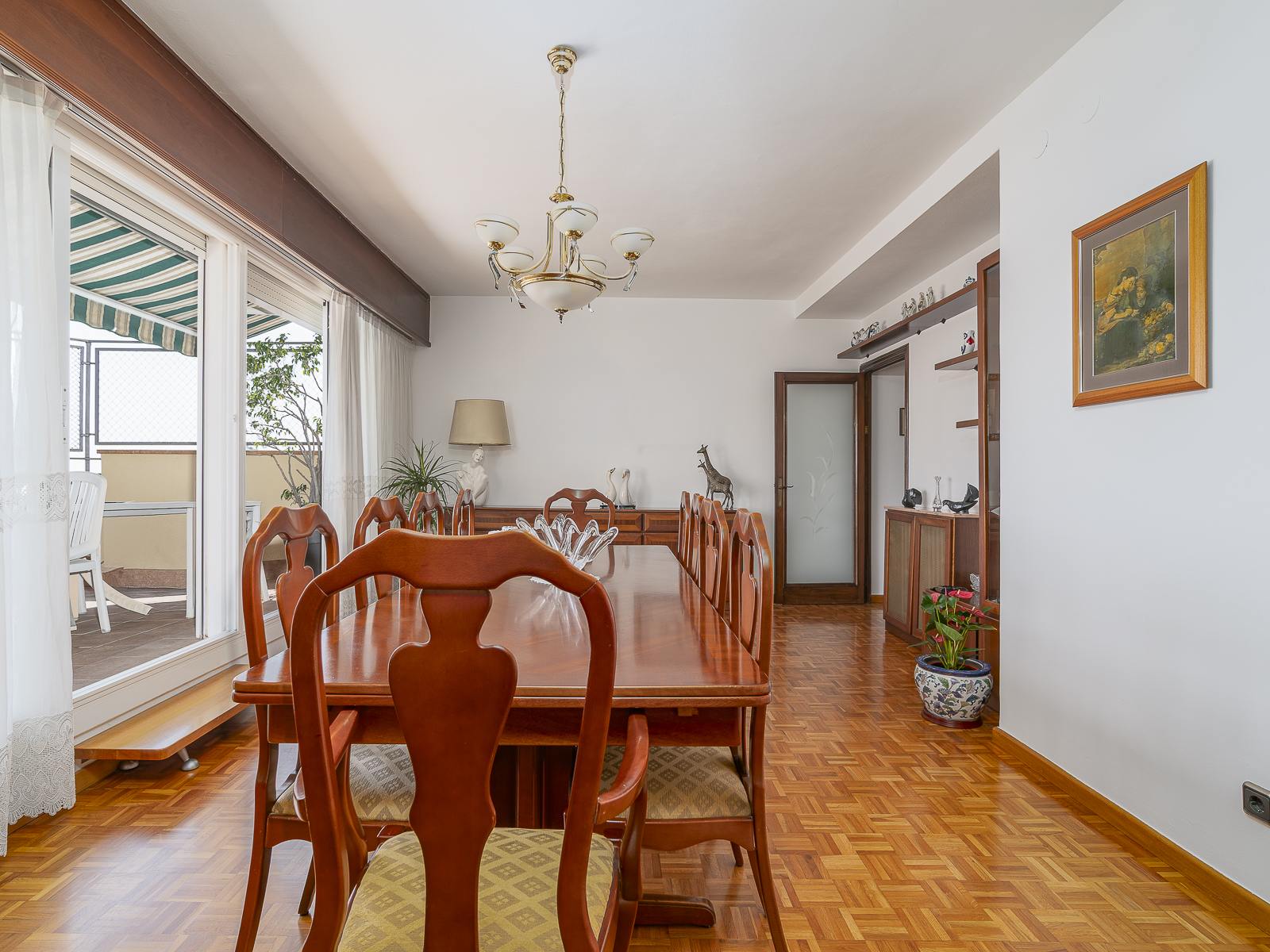 living - 180m² penthouse with 60m² terrace for sale in Sagrada Família - gallery thumbnail - 8