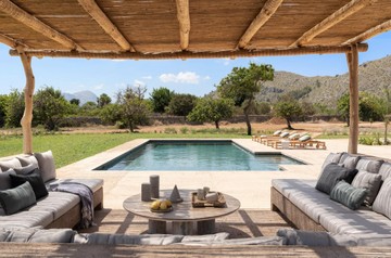 living - Casa rural de 368m² en venta en Pollença, Islas Baleares - featured