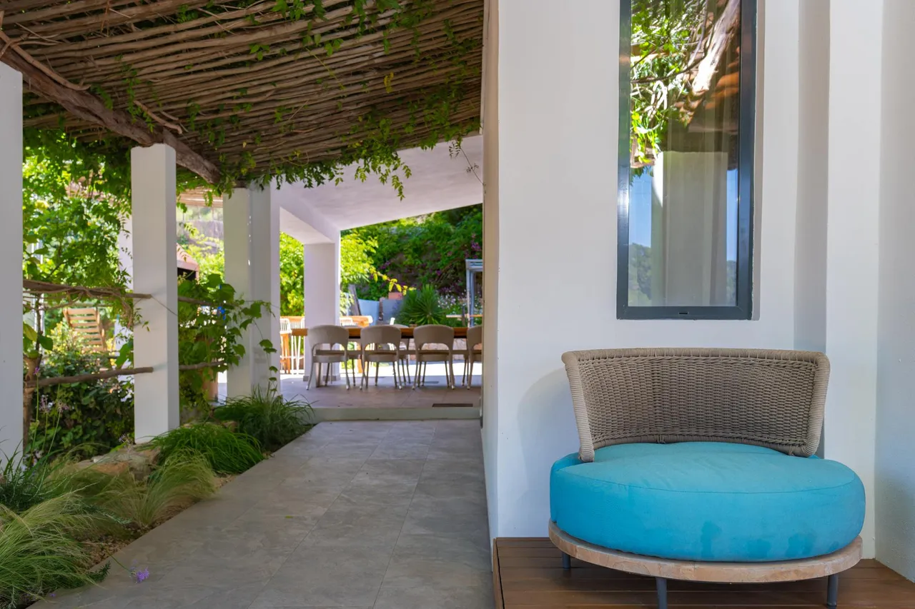 living - 450m² house / villa for rent in San José, Balearic Islands - gallery - 10