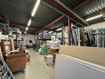 logistics - Light Industrial Premises / Offices For Rent - featured
