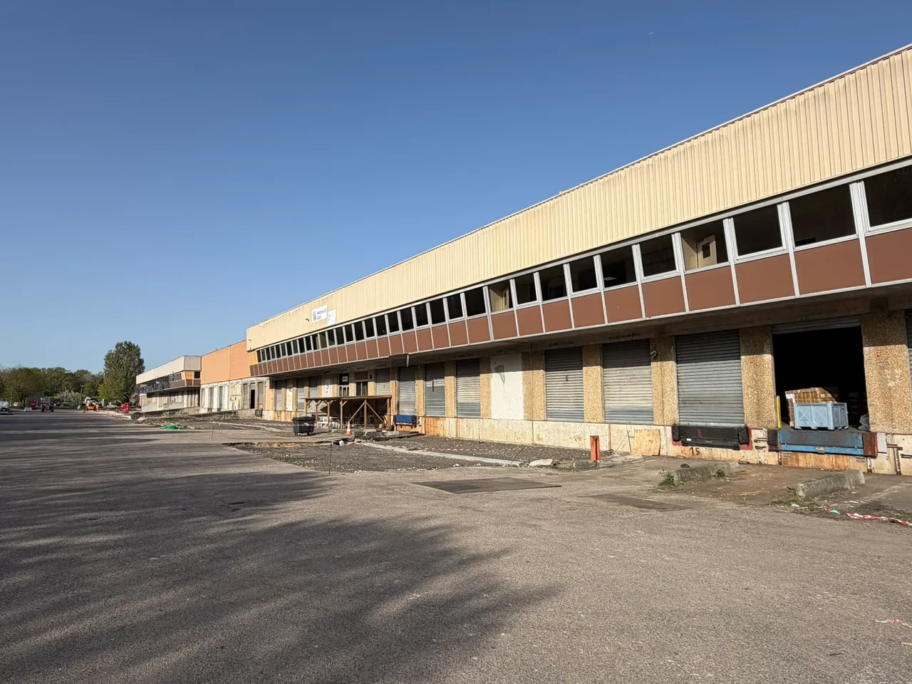 logistics - Entrepôt / Bureaux À Louer - gallery - 5