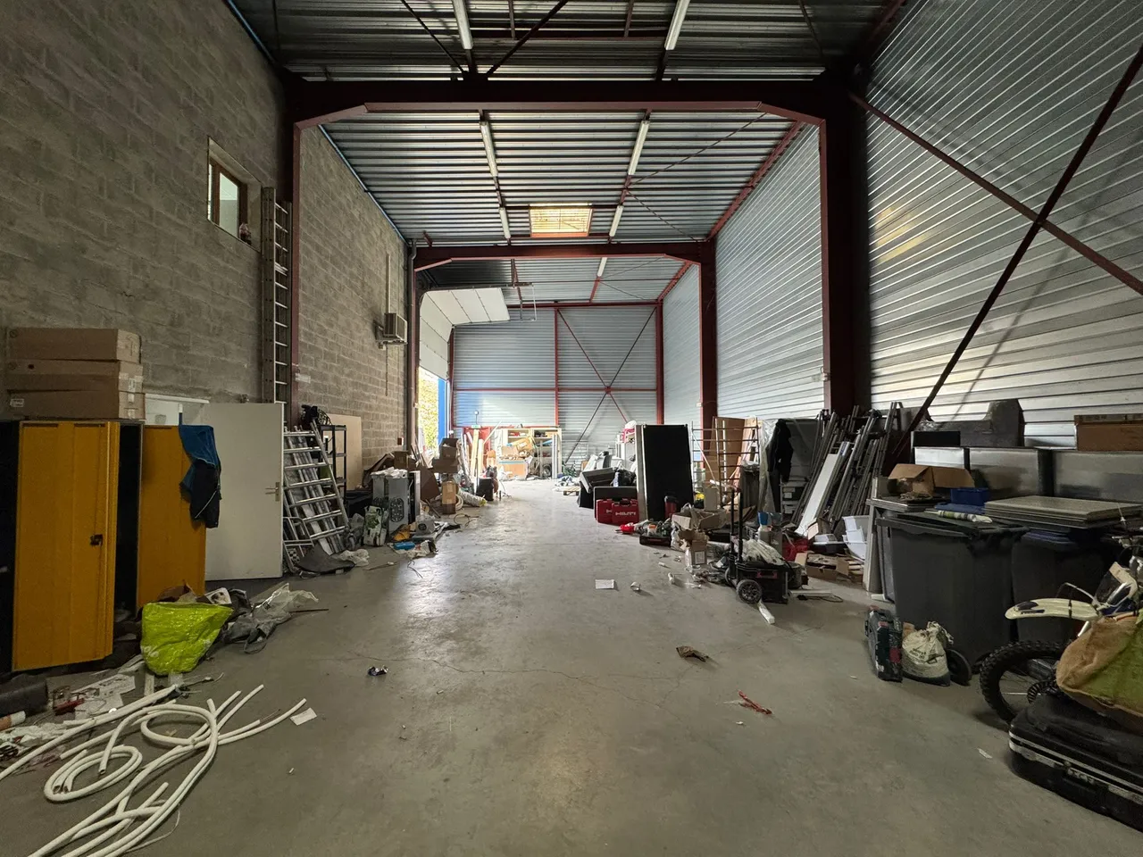 logistics - Light Industrial Premises / Offices For Sale - gallery - 2