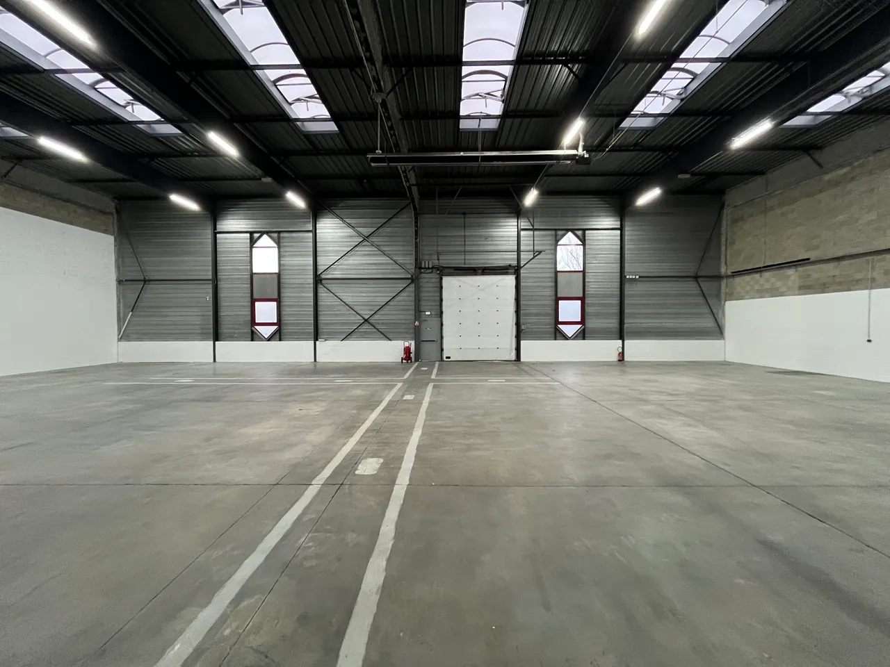 logistics - Entrepôt / Bureaux À Louer - gallery - 5