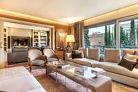 living - Piso de 376 m² en venta en Tres Torres, Barcelona - gallery thumbnail - 4