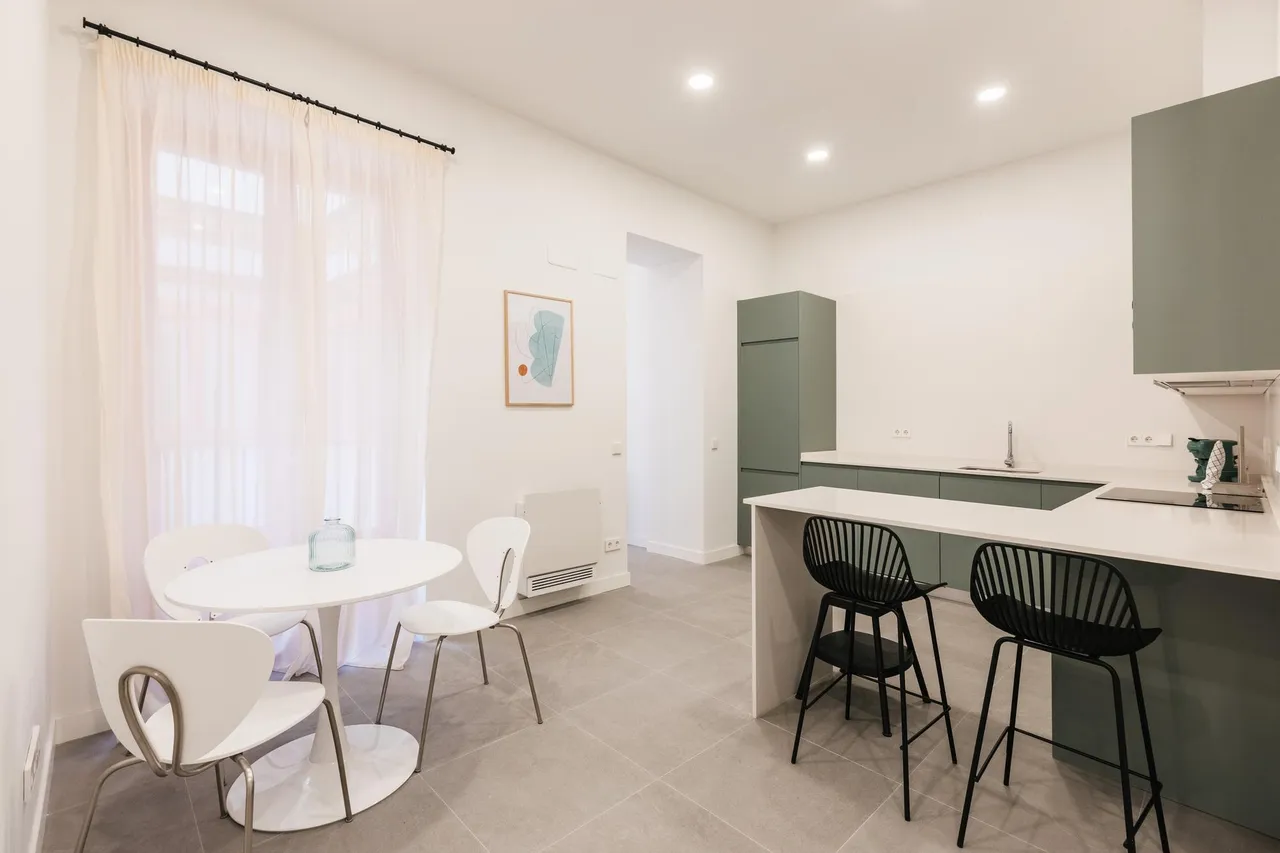 living - 120m² apartment for rent in La Latina, Madrid - gallery - 10