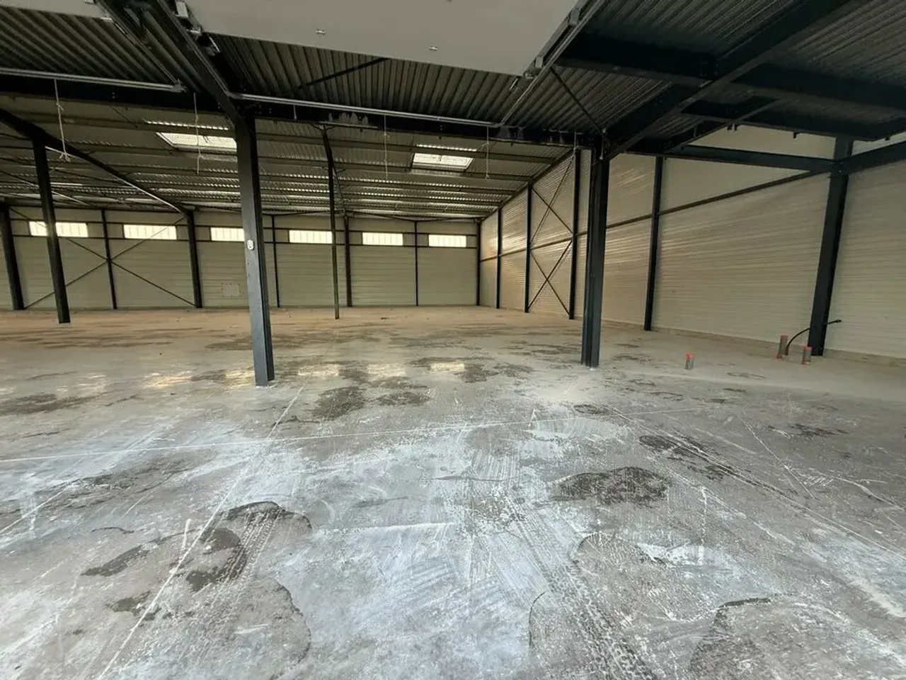 logistics - Local d’activités À Louer - gallery - 5