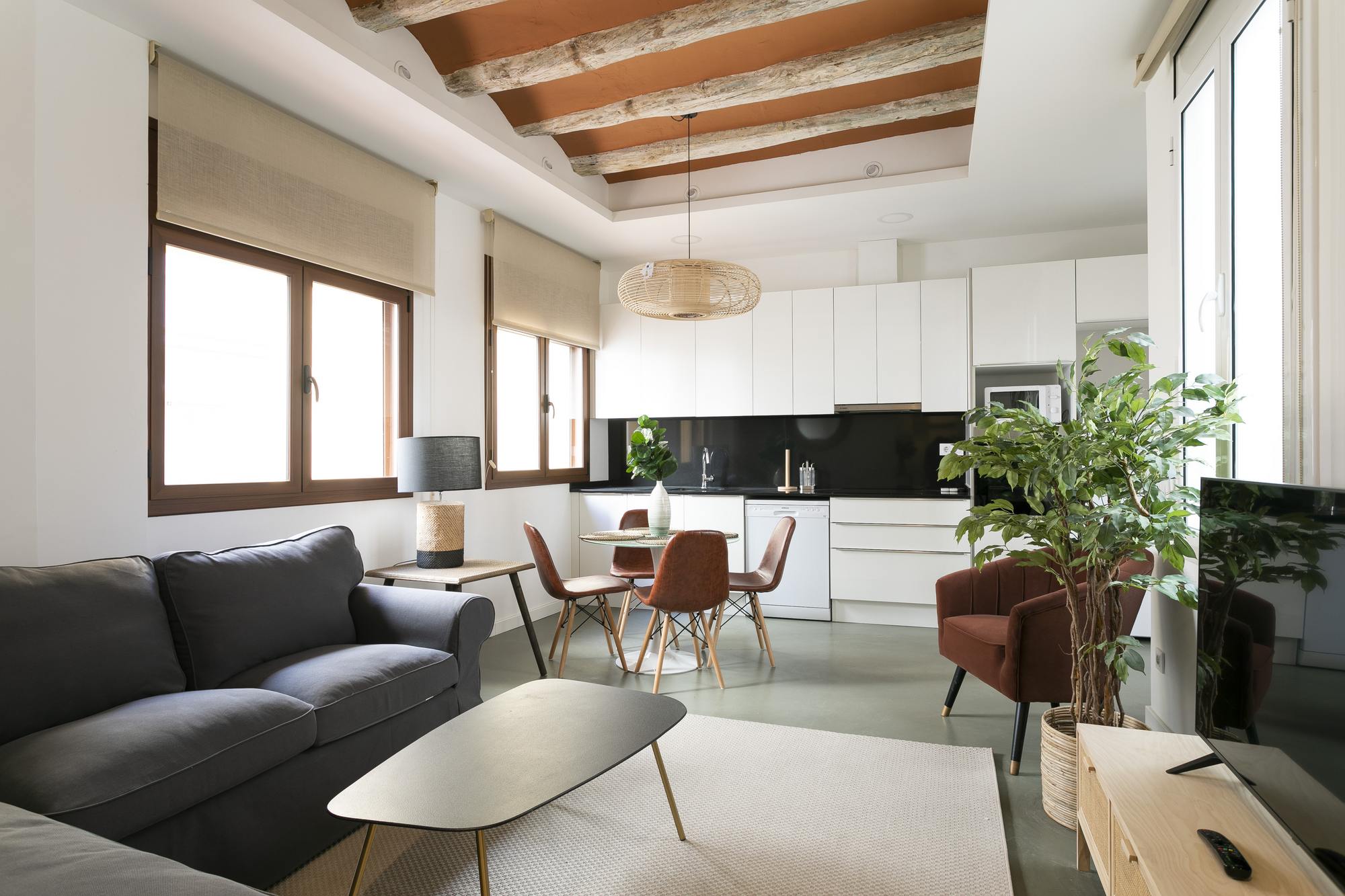 living - Piso de 85m² con 7m² terraza en venta en Gótico, Barcelona - gallery thumbnail - 3