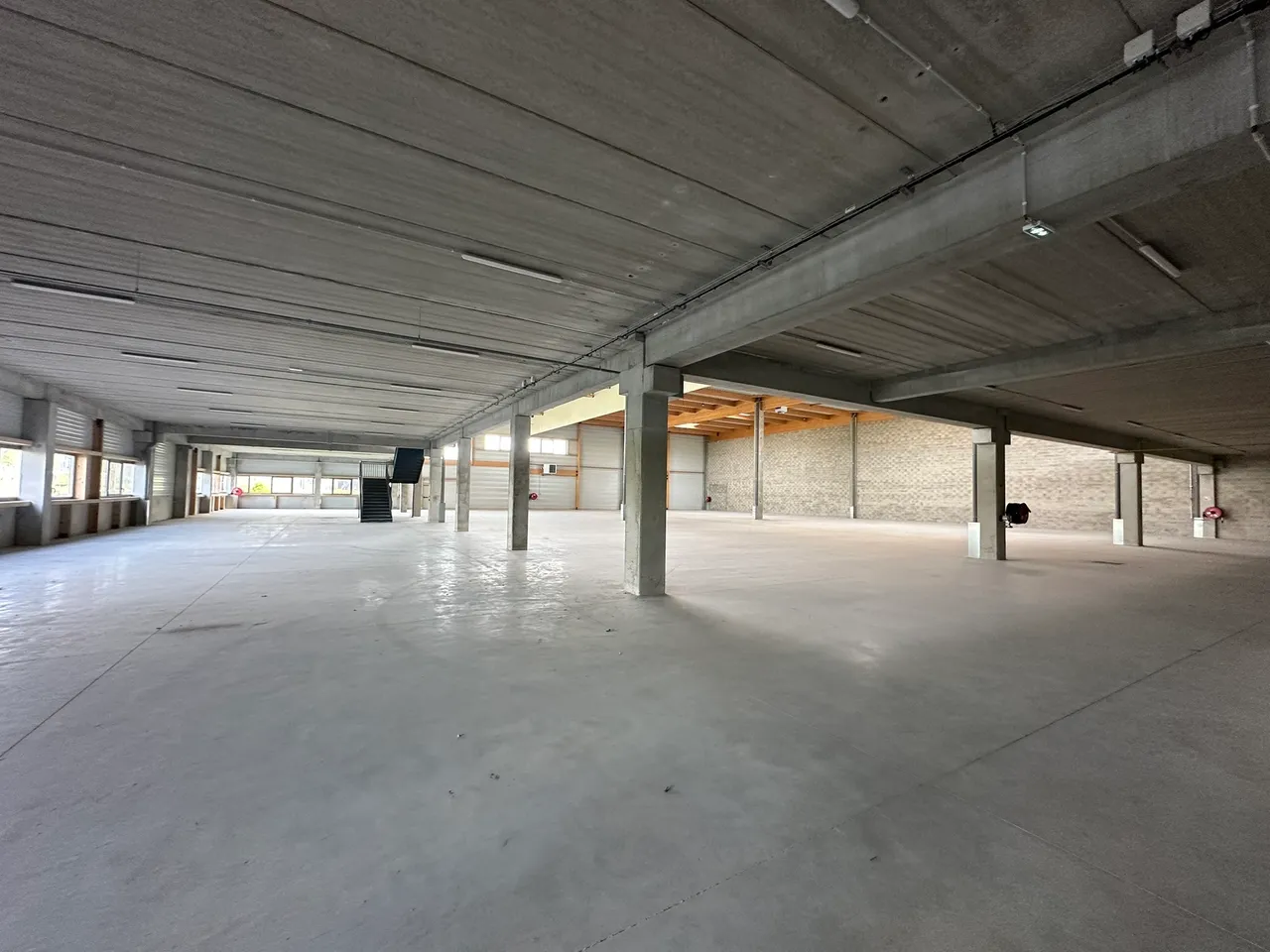 logistics - Activités / Bureaux À Louer - gallery - 9