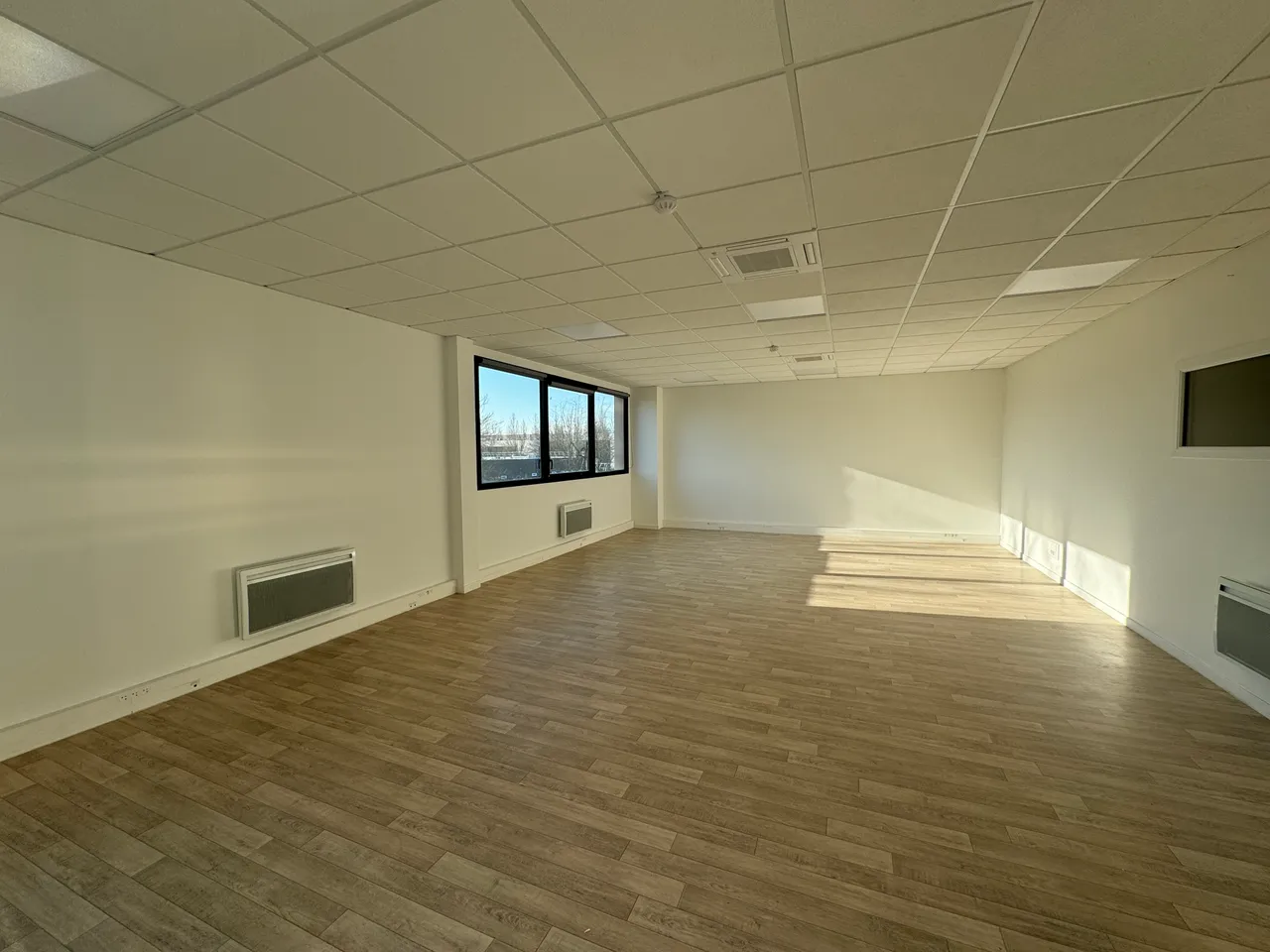 logistics - Light Industrial Premises / Offices For Rent - gallery - 6