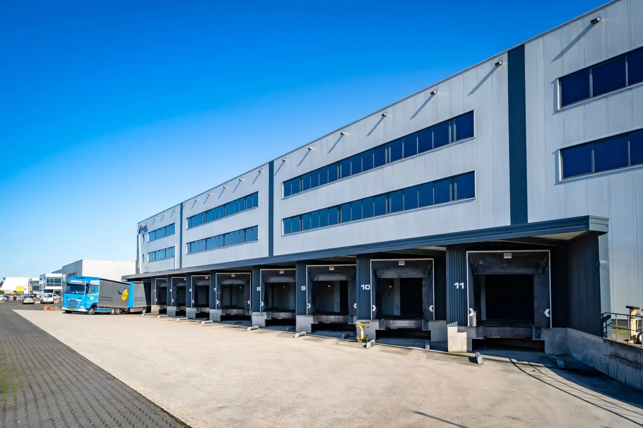 logistics - Doornhoek 3860 - Logistics - Dils - gallery - 2