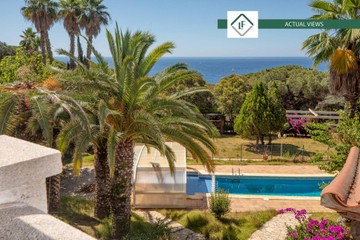 living - Casa / villa de 875m² en venta en Lloret de Mar - featured