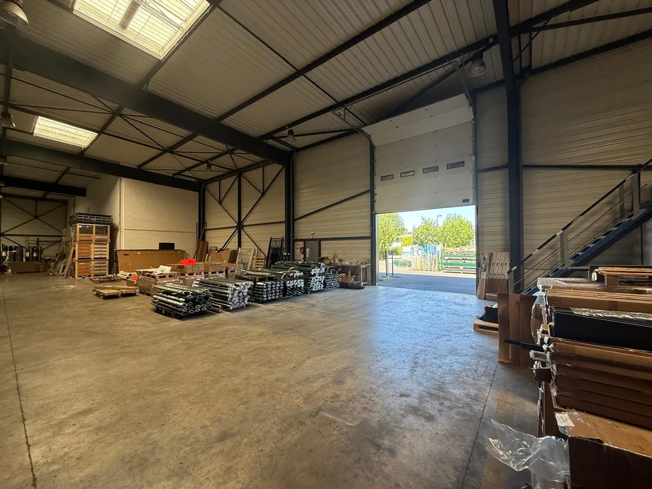 logistics - Warehouse / Offices For Rent - gallery - 4