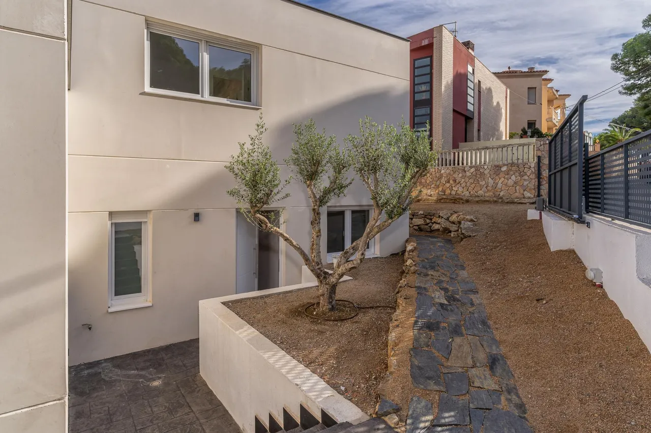 living - 341m² house / villa for sale in Llanca, Costa Brava - gallery - 9