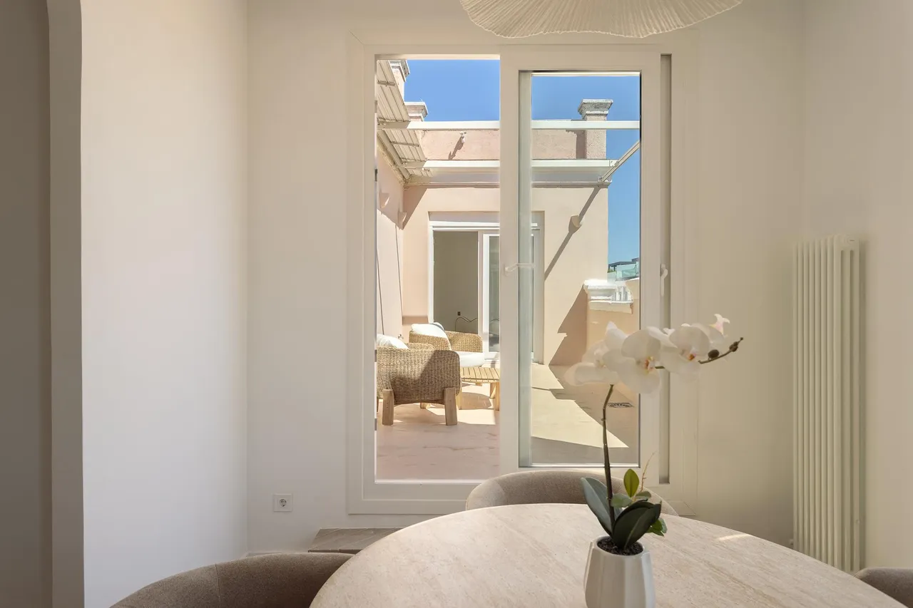 living - 89m² penthouse for sale in Ríos Rosas, Madrid - gallery - 4