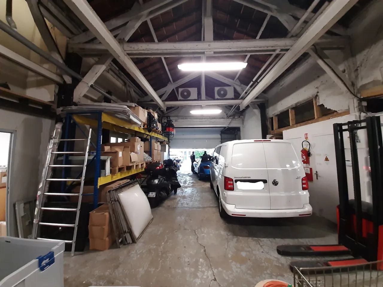 logistics - Light Industrial Premises / Offices For Sale - gallery - 3