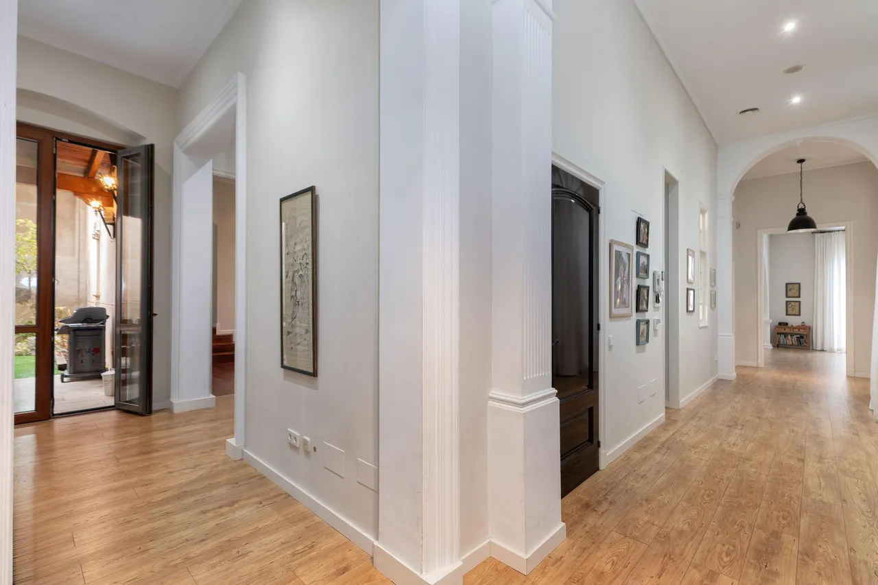 living - Piso de 336m² con 107m² de jardín en venta en Barri Vell - gallery - 10