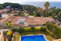 living - 224m² house / villa for sale in Lloret de Mar, Costa Brava - gallery thumbnail - 1