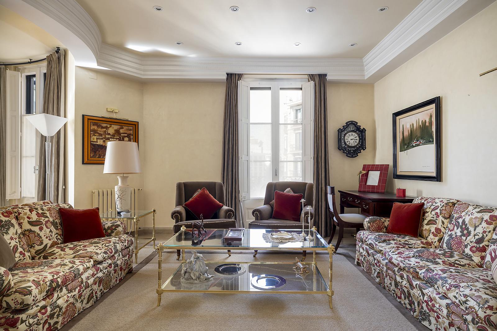 living - Piso de 213m² en alquiler en Eixample Derecho, Barcelona - gallery thumbnail - 2