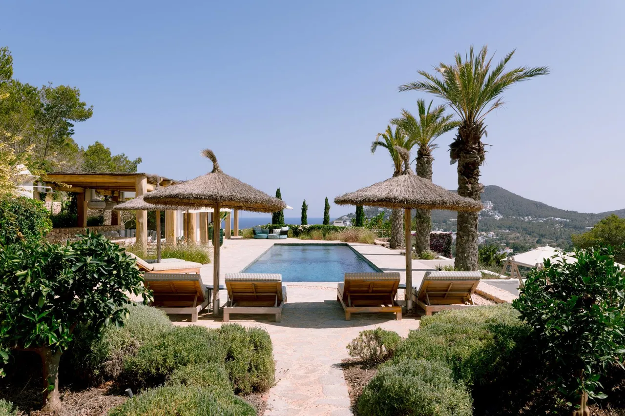 living - 1,154m² house / villa for sale in Santa Eulalia - gallery - 8