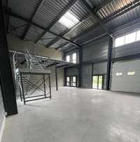 logistics - Activités / Bureaux À Louer - gallery thumbnail - 2