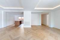 living - Piso de 218m² en venta en Almagro, Madrid - gallery thumbnail - 8