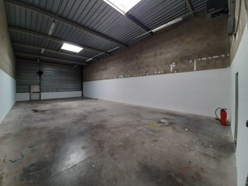 logistics - Activités / Bureaux À Louer - featured