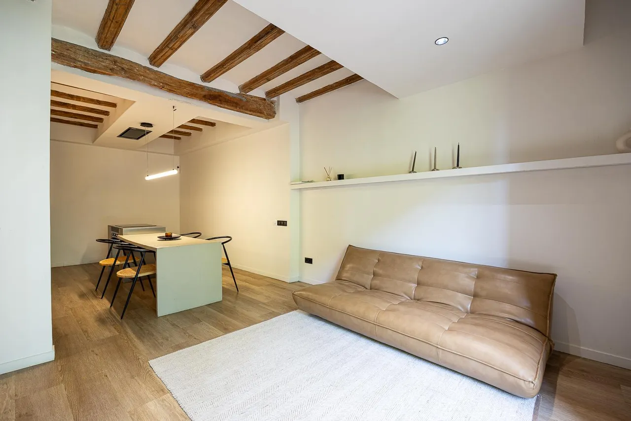 living - Piso de 42m² en venta en El Born, Barcelona - gallery - 10