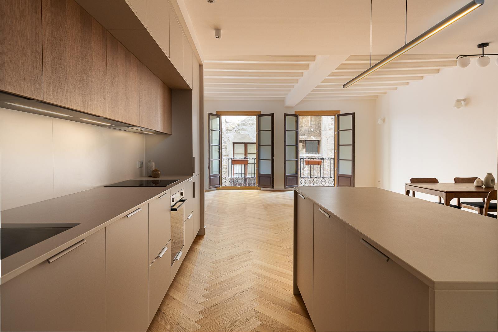 living - Piso de 125m² en venta en Gótico, Barcelona - gallery thumbnail - 2