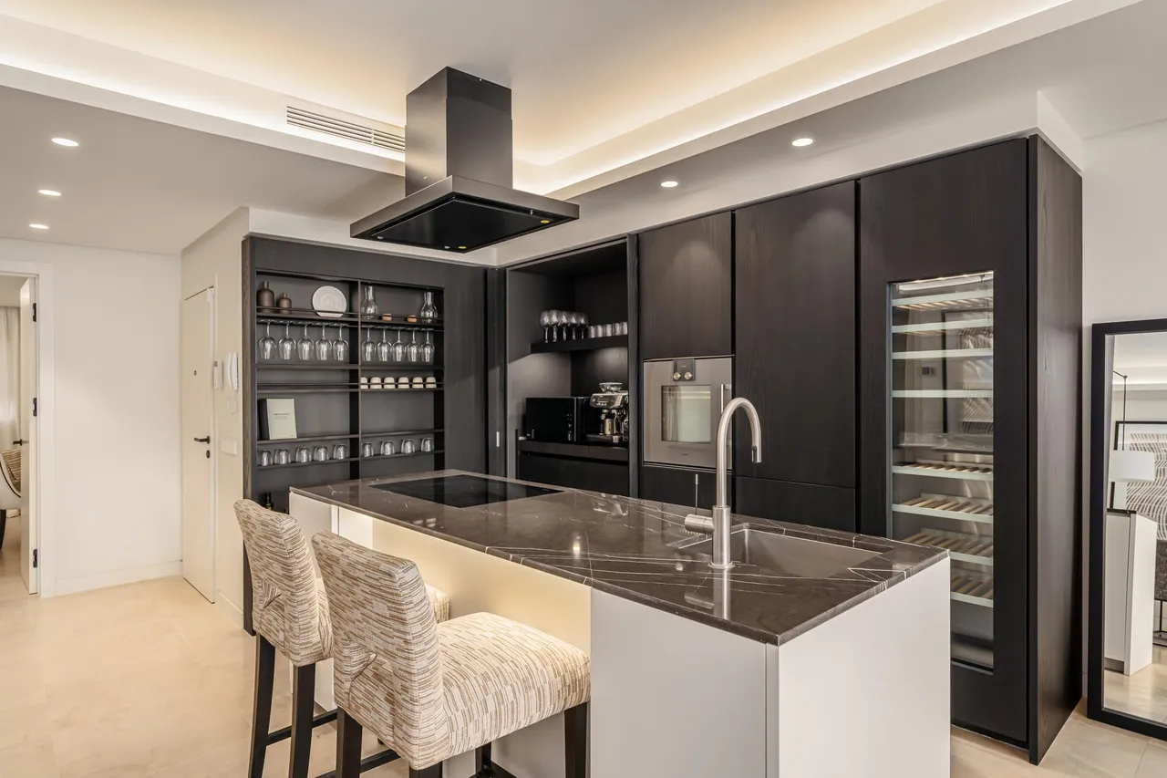living - 186m² apartment with 48m² terrace for sale in East Marbella - gallery - 8