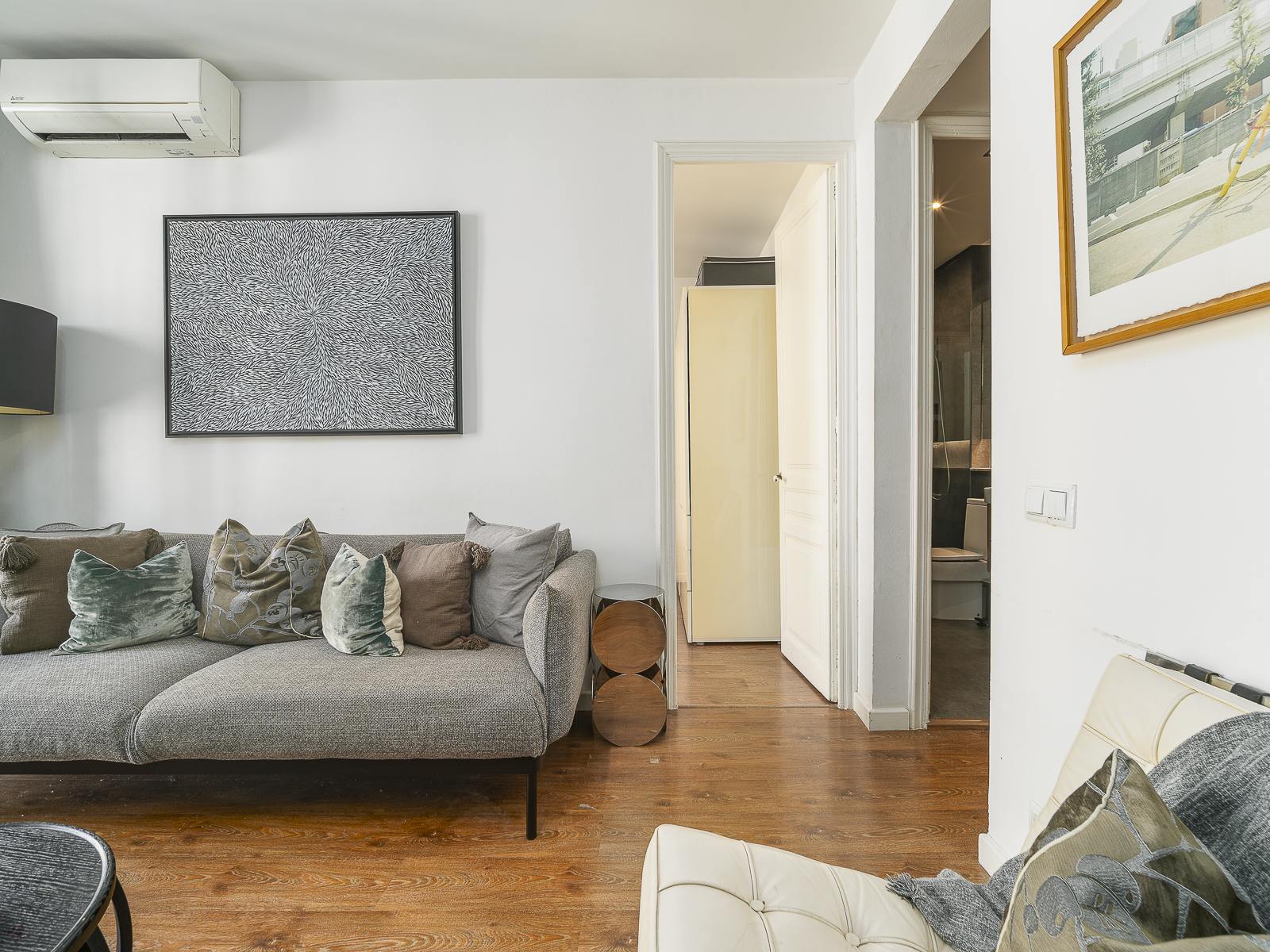 living - 69m² apartment for sale in Fort Pienc, Barcelona, Barcelona - gallery thumbnail - 5