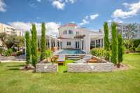 living - Casa / villa de 405m² con 200m² terraza en venta en Bahía de Rosas - gallery thumbnail - 2