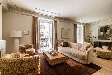 living - 323m² apartment for sale in Almagro, Madrid - featured