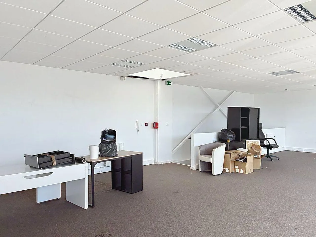 logistics - Light Industrial Premises / Offices For Rent - gallery - 9