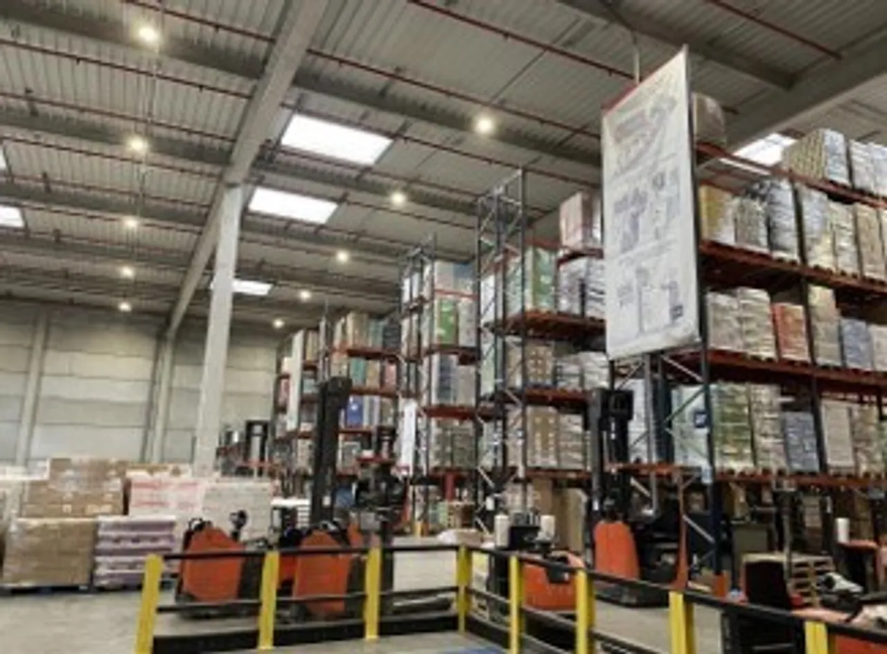 logistics - Logistics Warehouse For Rent - gallery - 4
