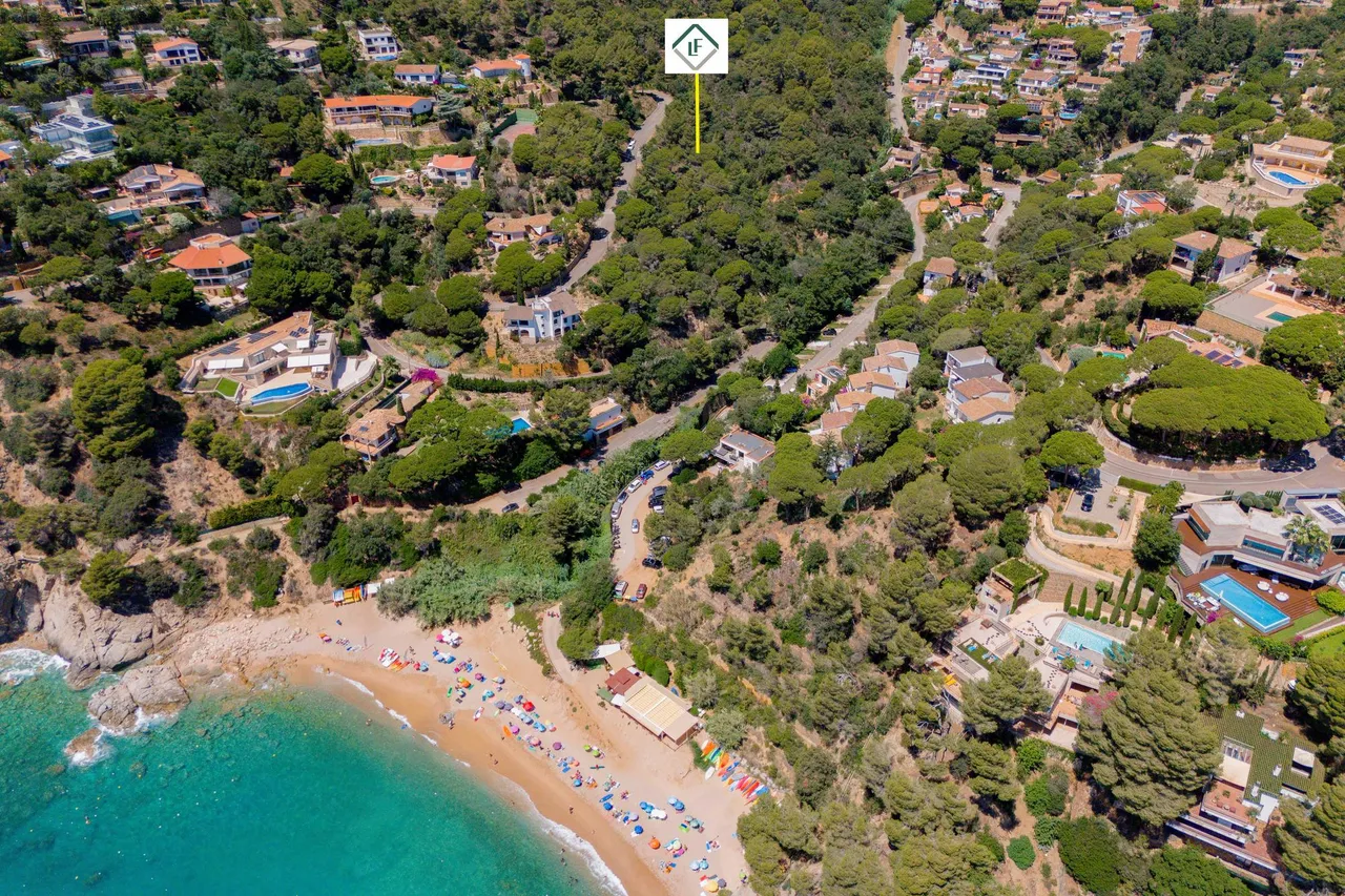 living - 1,075m² plot for sale in Tossa de Mar, Costa Brava - gallery - 2