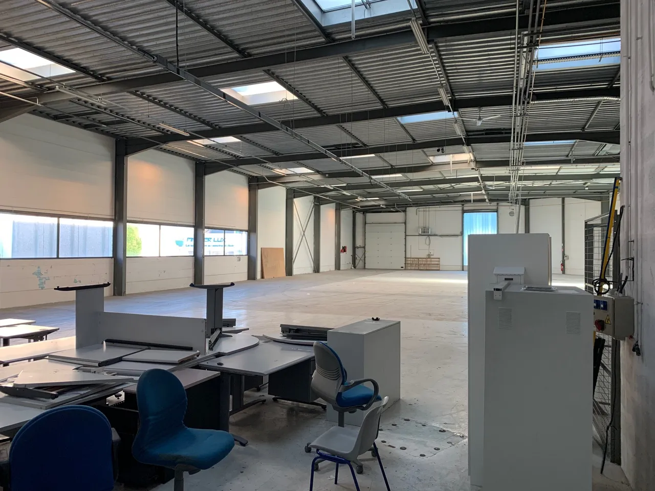 logistics - Entrepôt / Bureaux À Louer - gallery - 3