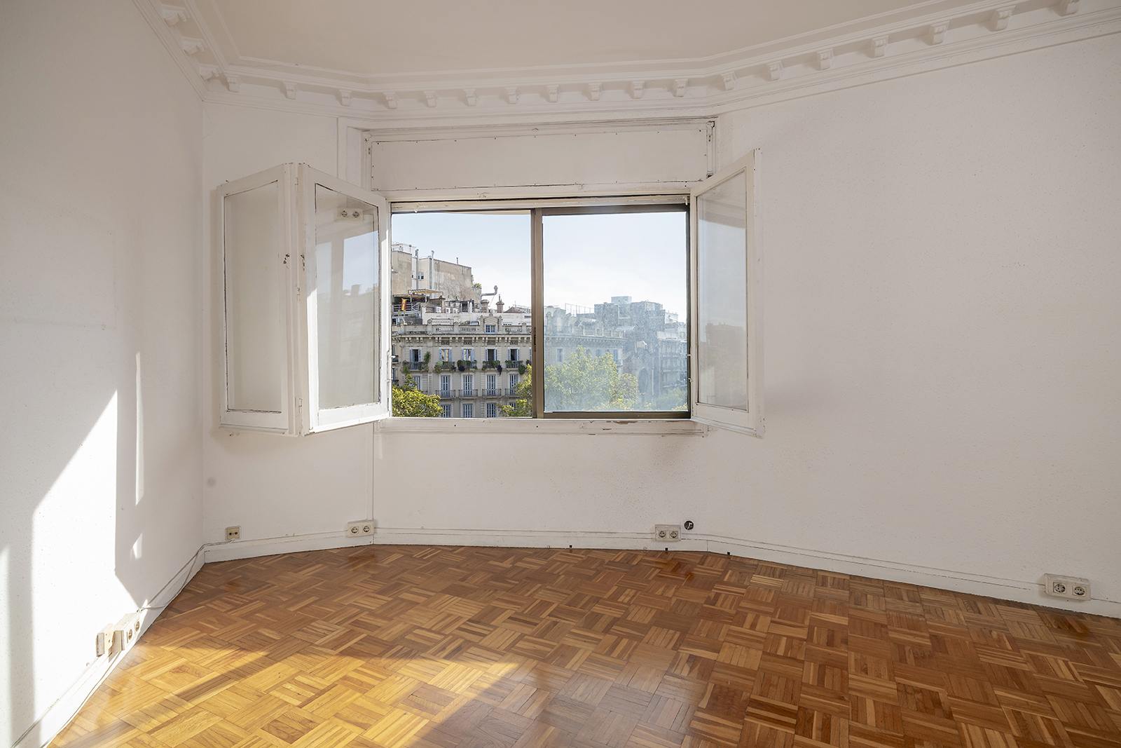 living - Piso de 130m² en venta en Eixample Derecho, Barcelona - gallery thumbnail - 3
