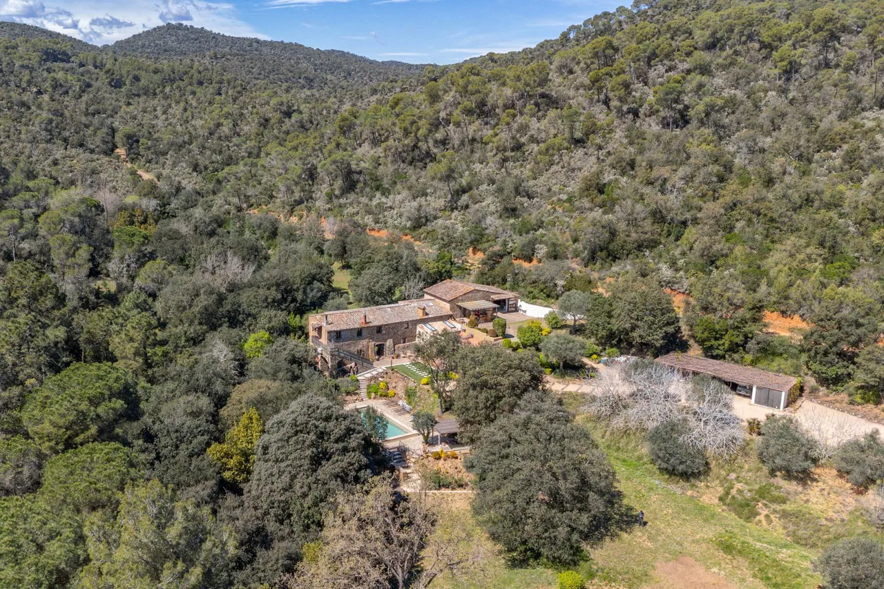living - Casa rural de 642m² en venta en Baix Empordà, Girona - gallery - 3