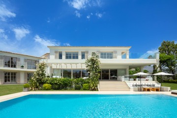 living - Casa / villa de 1,411m² con 761m² terraza en venta en Nueva Andalucía - featured
