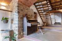 living - Casa rural de 1,000m² en venta en El Gironés, Girona - gallery thumbnail - 8