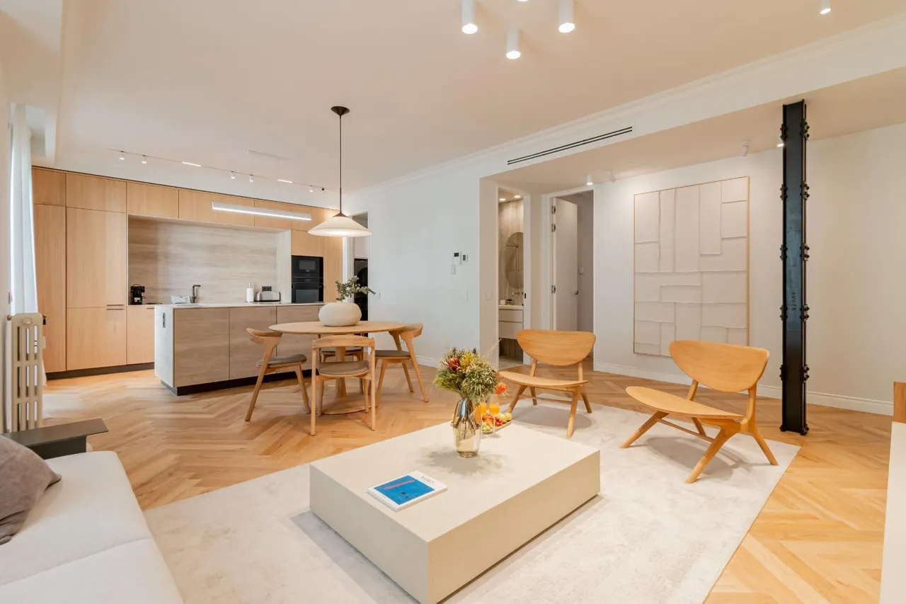 living - Piso de 113m² en alquiler en Castellana, Madrid - gallery - 4
