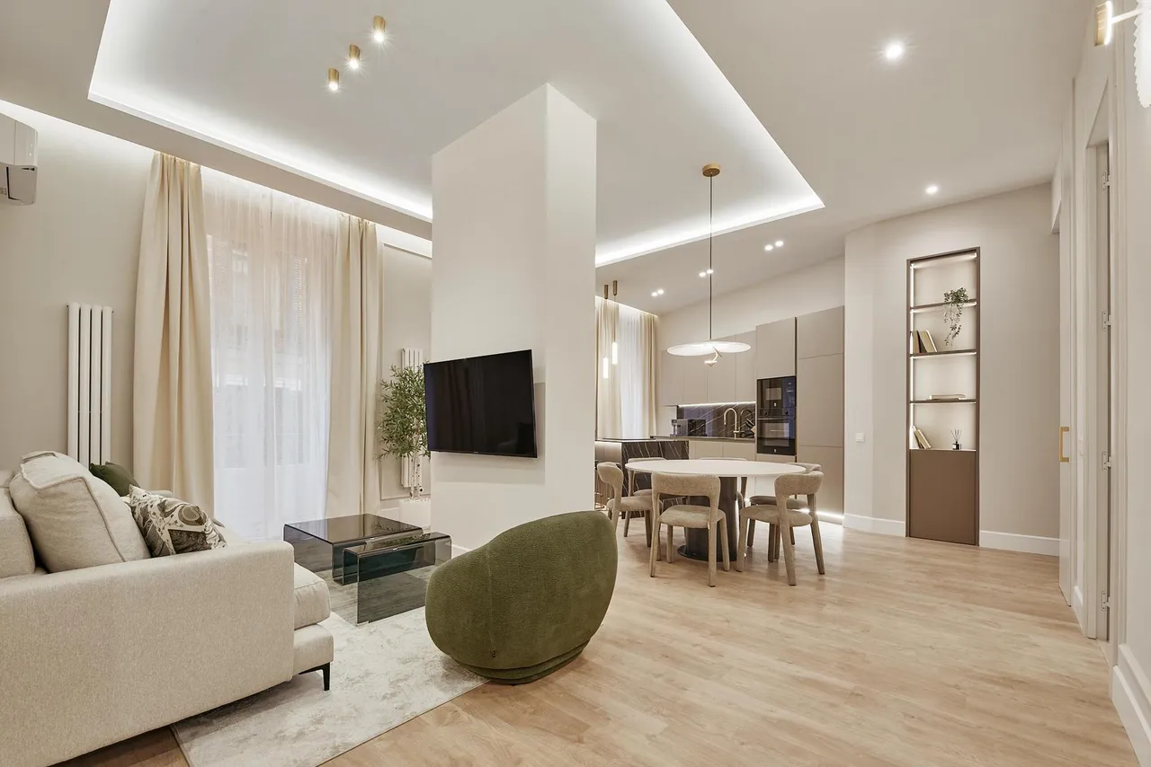 living - 146m² apartment for sale in Sol, Madrid - gallery - 3