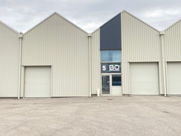 logistics - Light Industrial Premises / Offices For Rent - featured