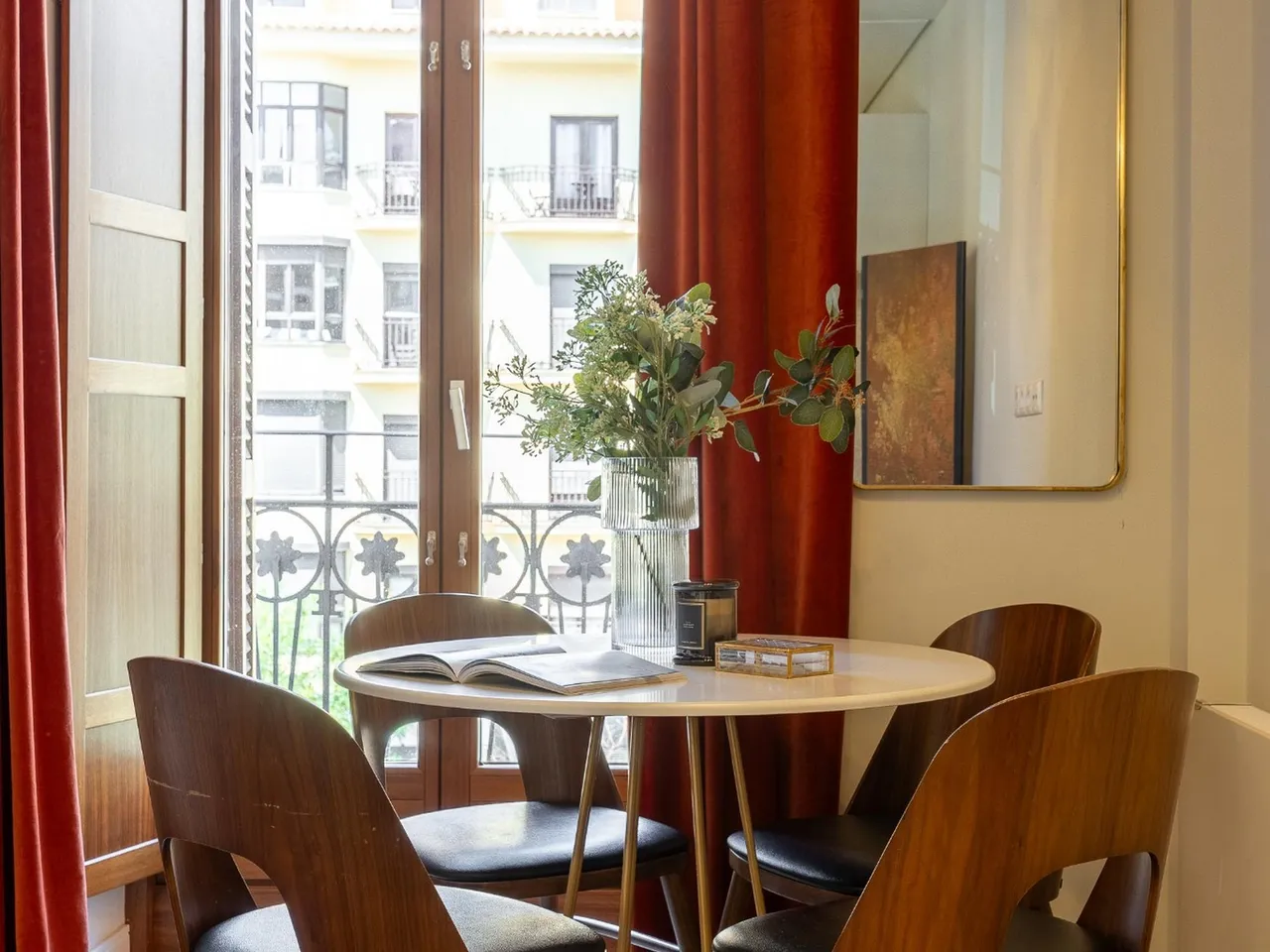 living - Piso de 88m² en alquiler en Malasaña, Madrid - gallery - 8