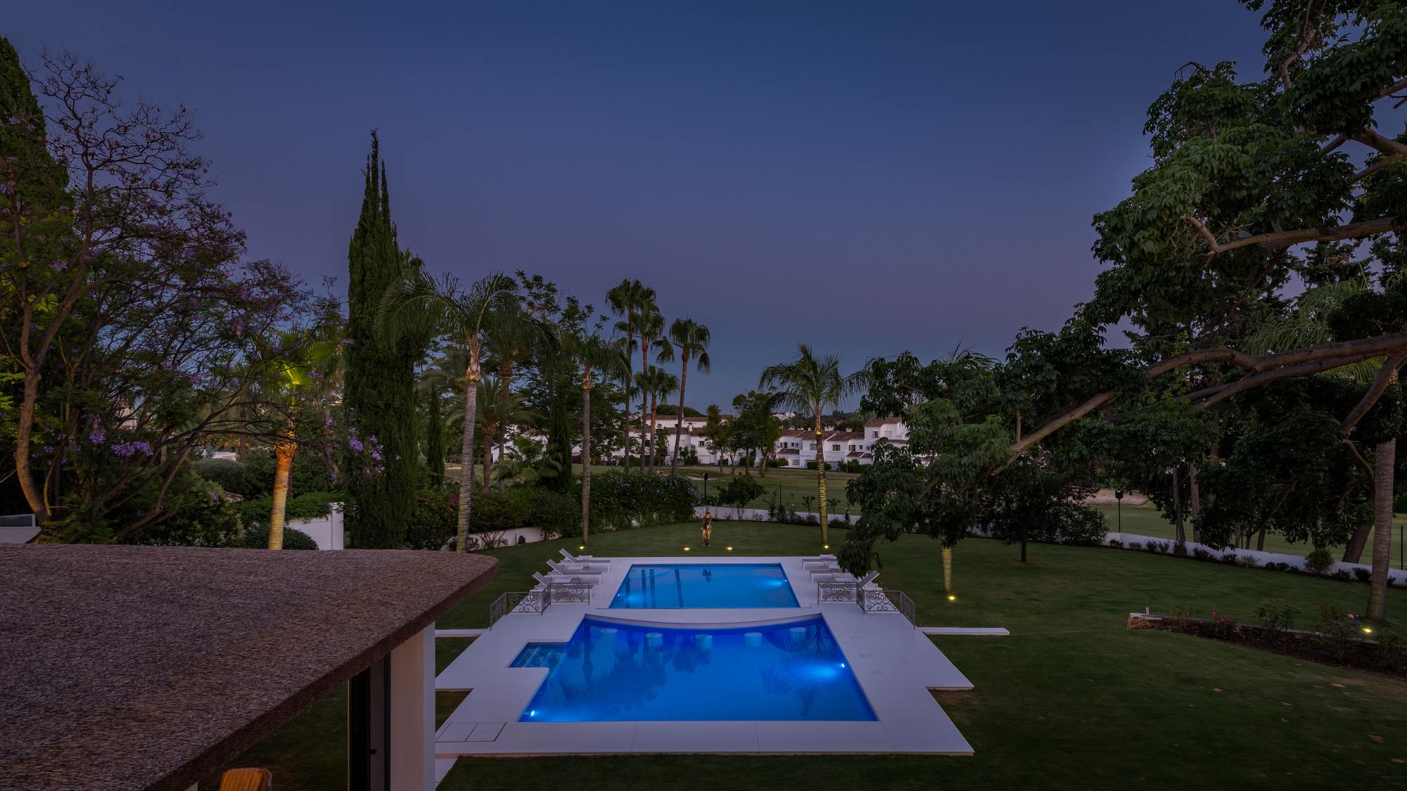 living - Casa / villa de 712m² con 236m² terraza en venta en Nueva Andalucía - gallery - 10