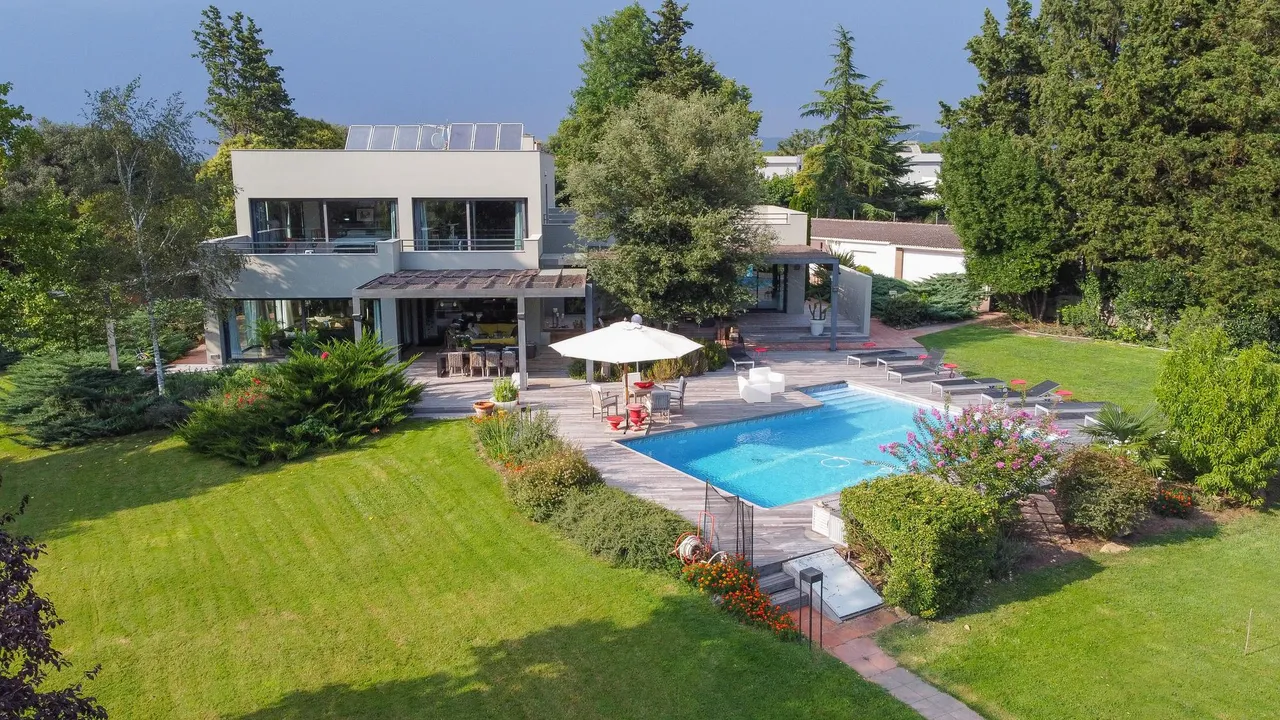 living - 618m² house / villa for sale in Palau, Girona - gallery - 8