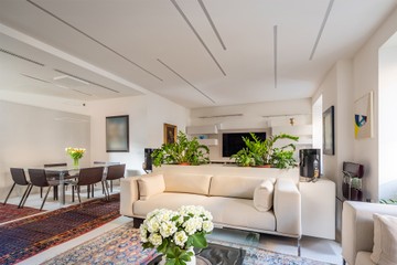 living - Regina Giovanna 32 - Living - Dils - featured