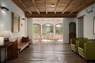 living - Casa rural de 607m² en venta en La Garrotxa, Girona - featured
